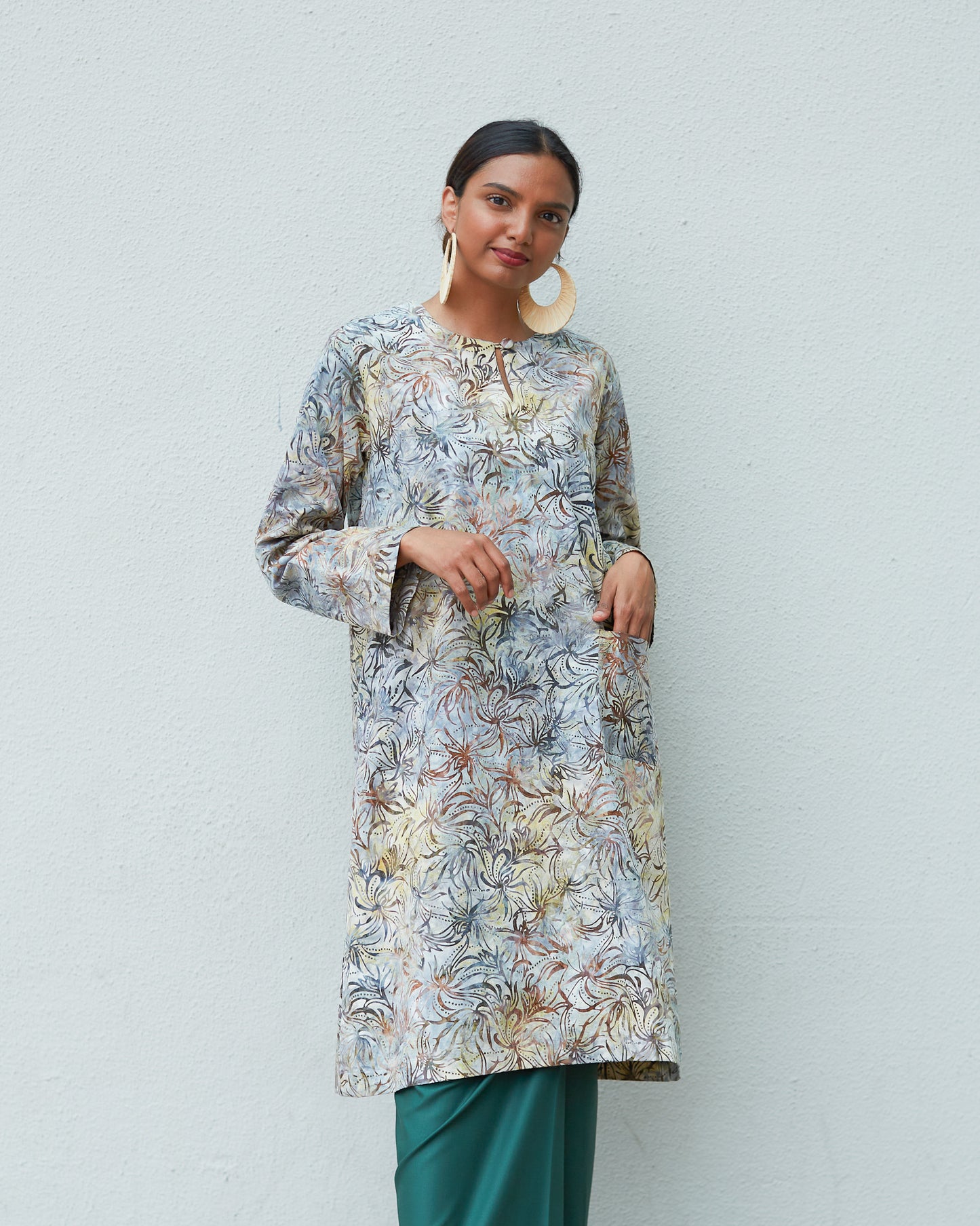Women: Flowerdot Kurung Top (Light)