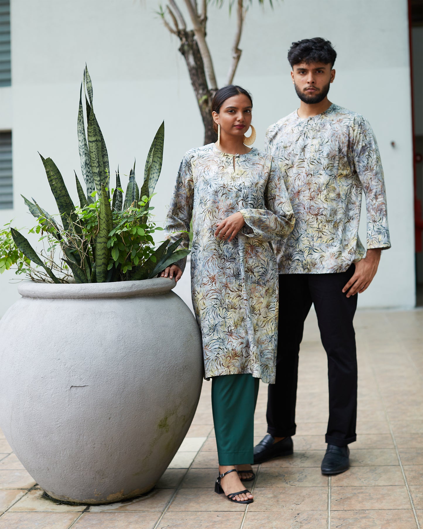 Women: Flowerdot Kurung (Light)