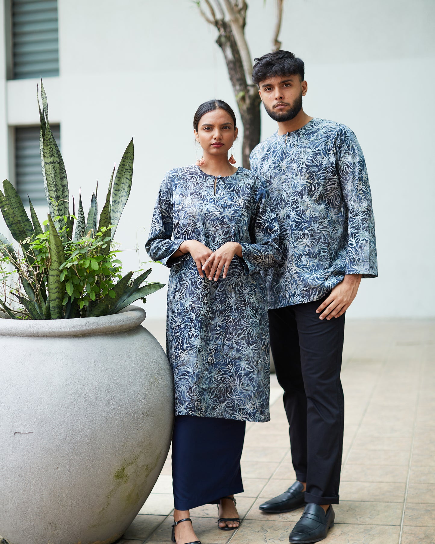 Men: Flowerdot Top (Navy)