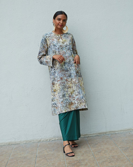 Women: Flowerdot Kurung (Light)