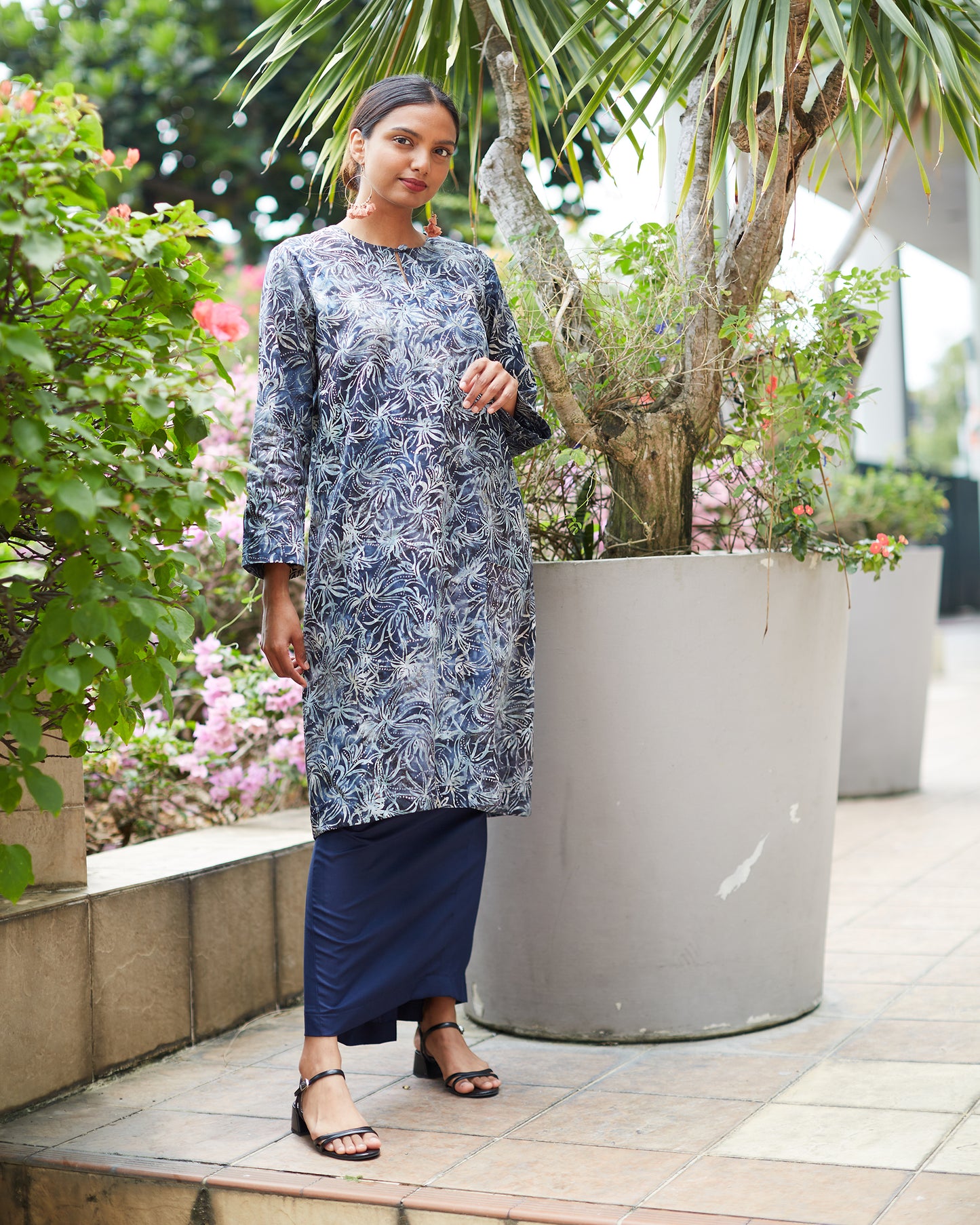 Women: Flowerdot Kurung (Navy)